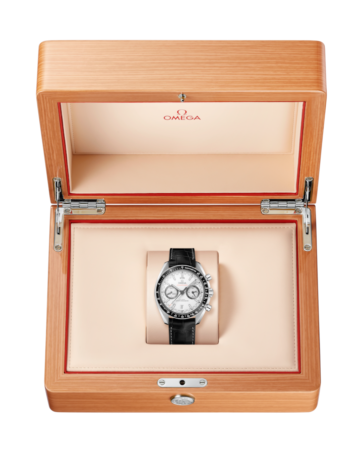 Speedmaster Racing 44.25 mm, steel on leather strap