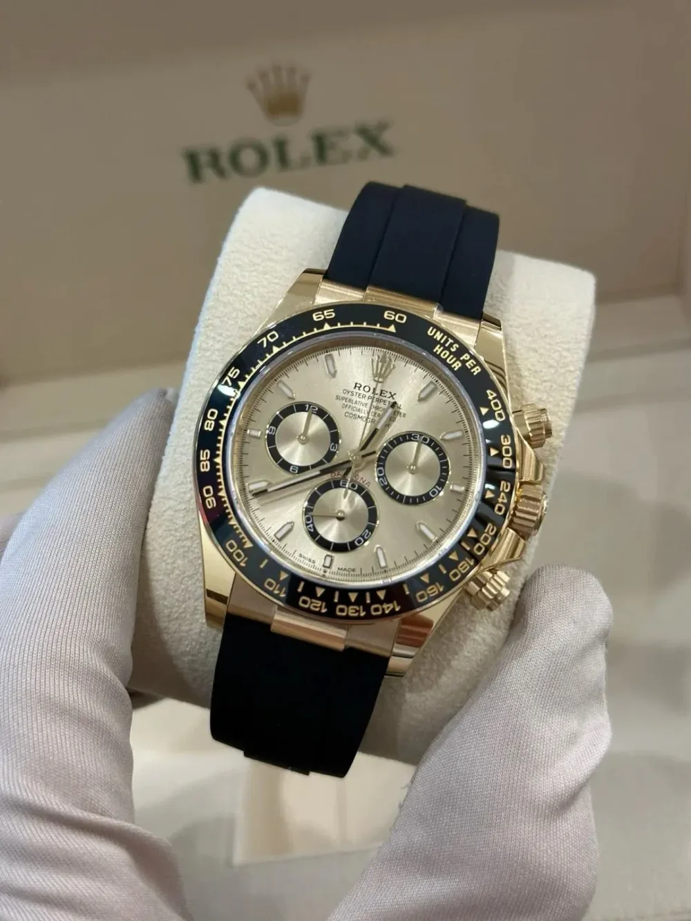 D Cosmograph Daytona Yellow Gold Champagne Dial with Oysterflex Bracelet