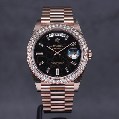 Rolex Day Date 40mm Eisenkiesel Diamonds