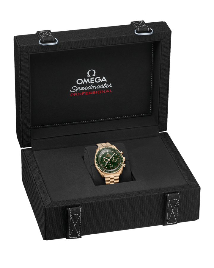 Speedmaster Moonwatch Professional 42 mm, Sedna™ gold on leather strap