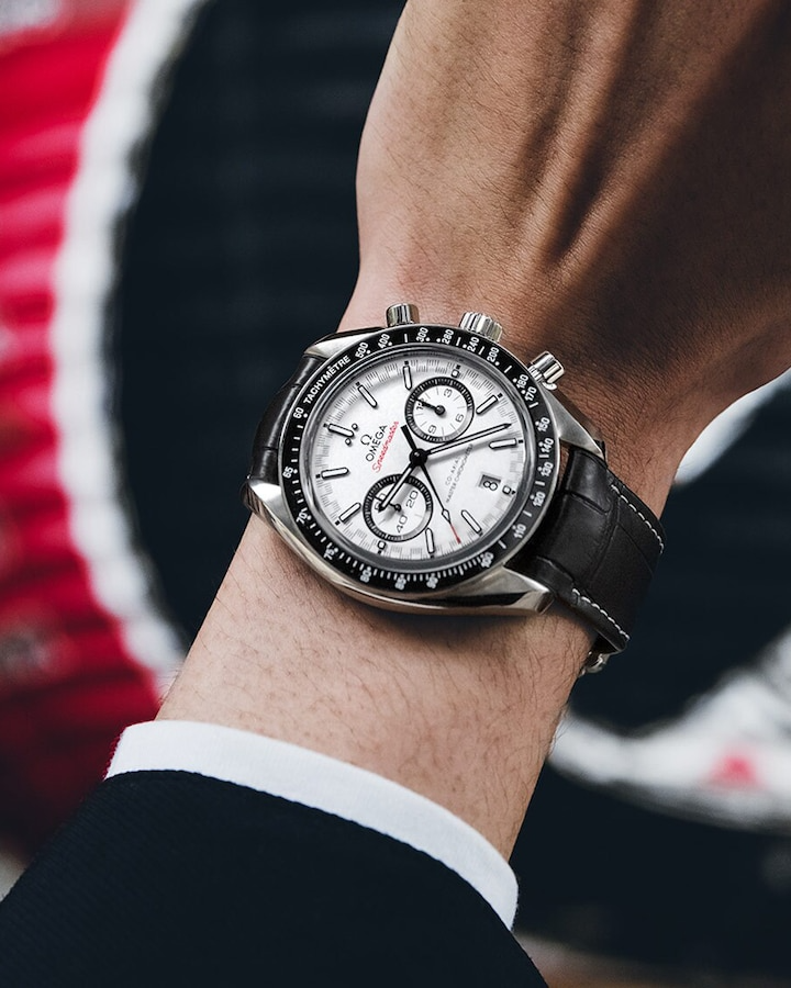 Speedmaster Racing 44.25 mm, steel on leather strap