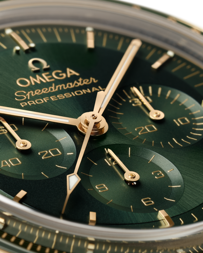 Speedmaster Moonwatch Professional 42 mm, Moonshine™ gold on Moonshine™ gold