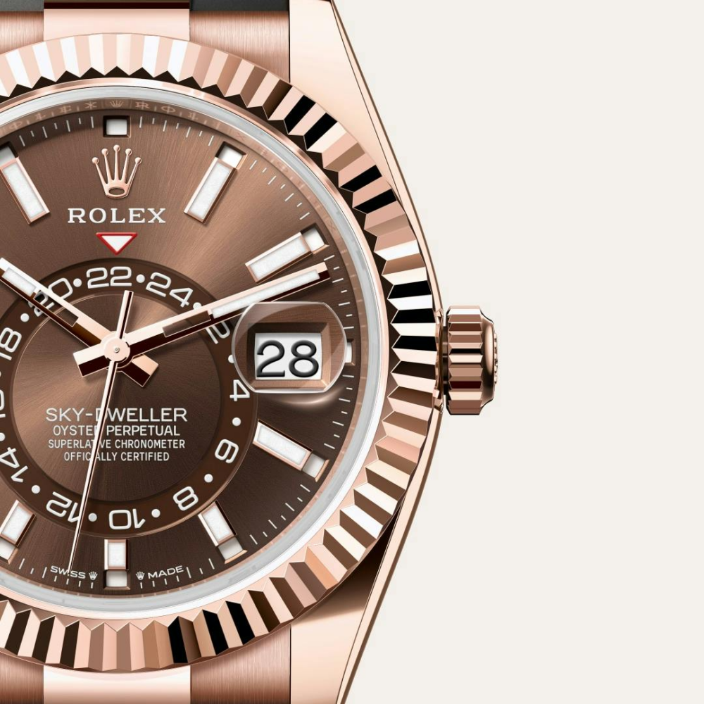 C Rolex Sky-Dweller 18K Rose Gold, Chocolate Index Dial, Oysterflex Bracelet, 42 mm