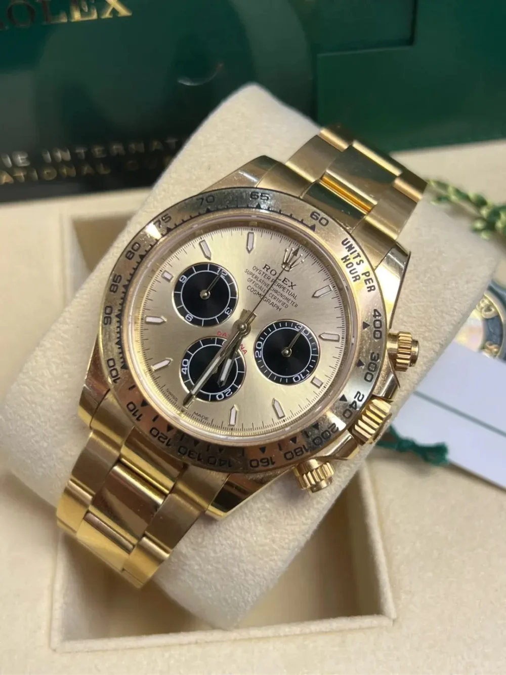 Rolex Cosmograph Daytona Yellow Gold Champagne Dial