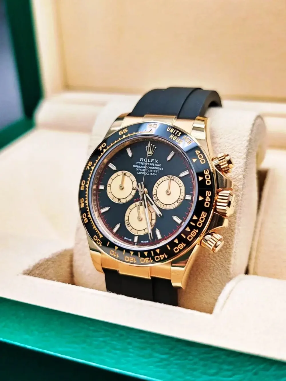 Rolex Cosmograph Daytona Yellow Gold Black Dial with Diamond Hour Markers