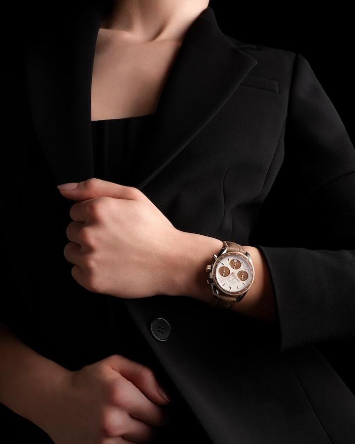 Speedmaster 38 38 mm, steel ‑ Sedna™ gold on leather strap