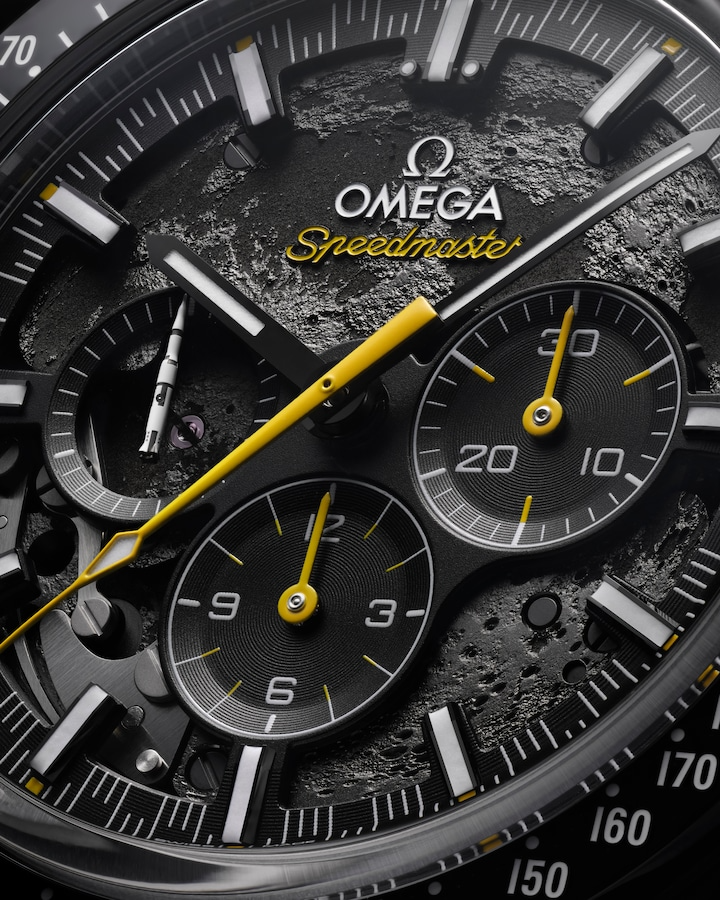Speedmaster Dark Side of the Moon 44.25 mm, black ceramic on rubber strap
