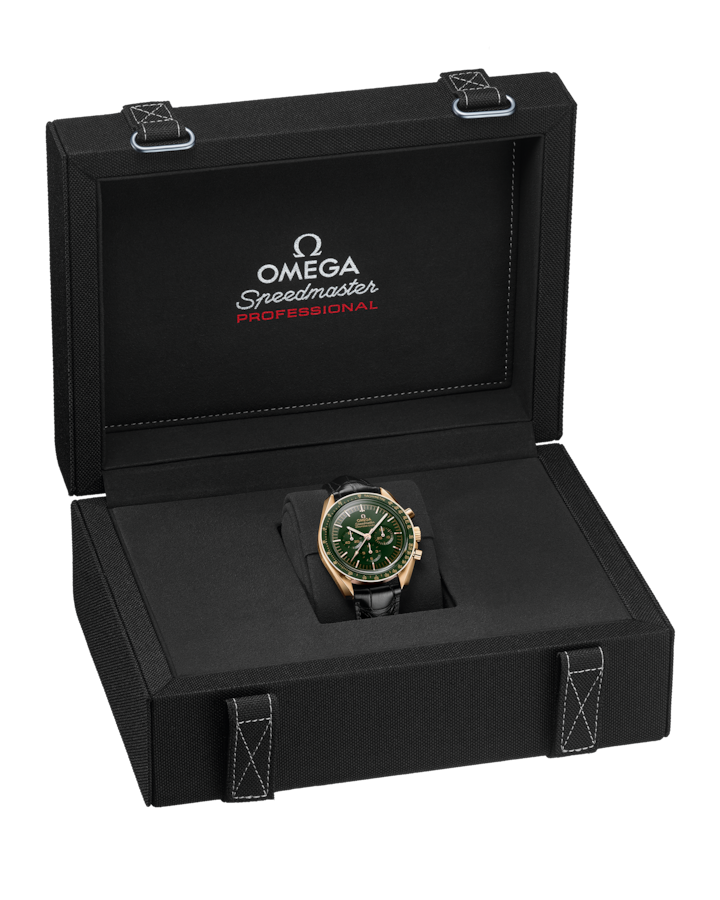 Speedmaster Moonwatch Professional 42 mm, Moonshine™ gold on leather strap