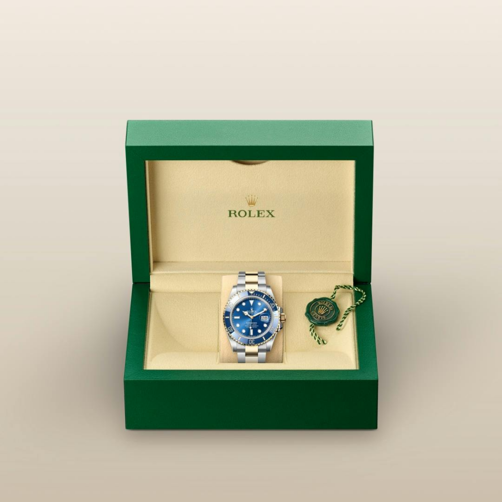 B- Rolex Submariner Date Oyster, 41 mm, Oystersteel and yellow gold