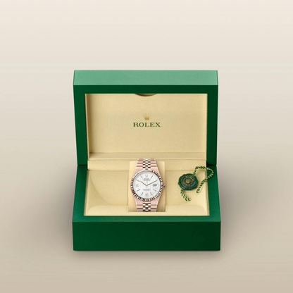Rolex Land-Dweller 40 Oyster, 40 mm, Everose gold
