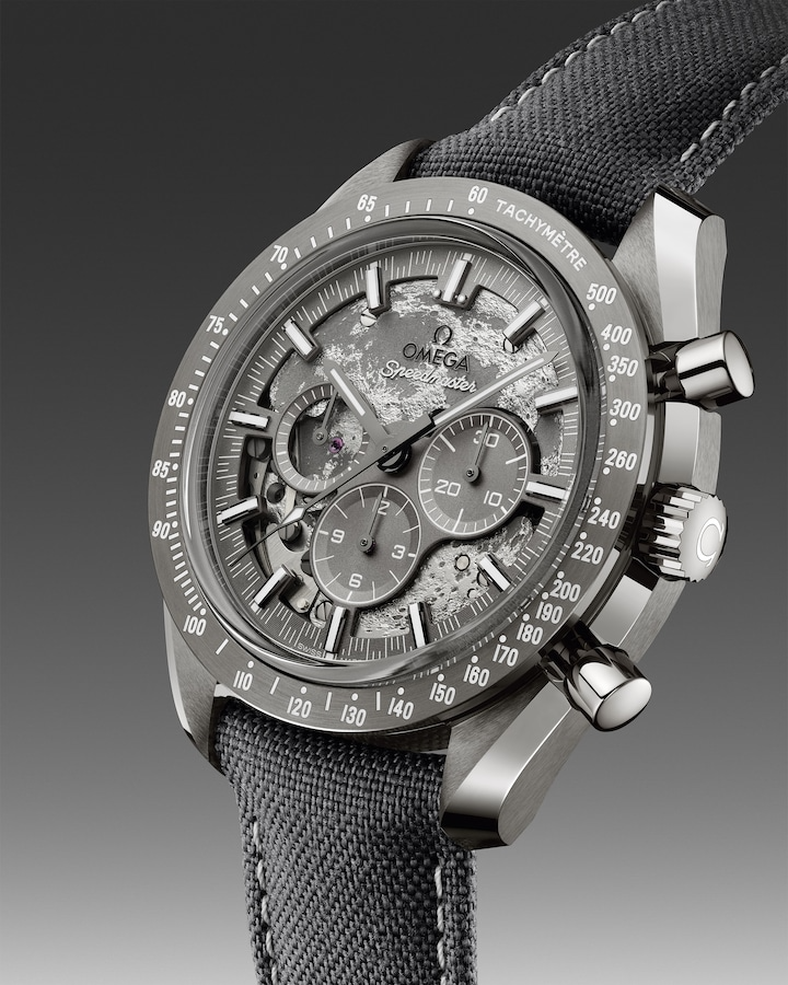 Speedmaster Dark Side of the Moon 44.25 mm, grey ceramic on coated nylon fabric strap