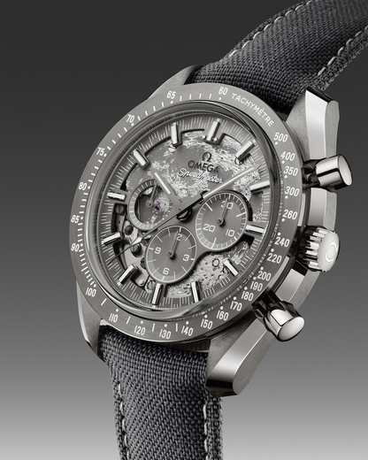 Speedmaster Dark Side of the Moon 44.25 mm, grey ceramic on coated nylon fabric strap