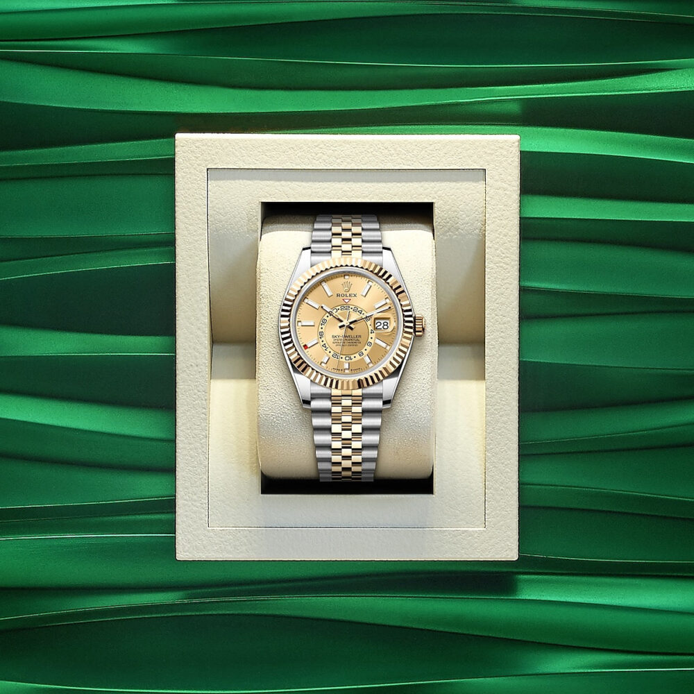 Rolex Sky-Dweller, 42mm, Oystersteel and 18k Yellow Gold, Champagne, Jubilee