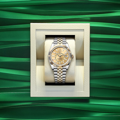Rolex Sky-Dweller, 42mm, Oystersteel and 18k Yellow Gold, Champagne, Jubilee