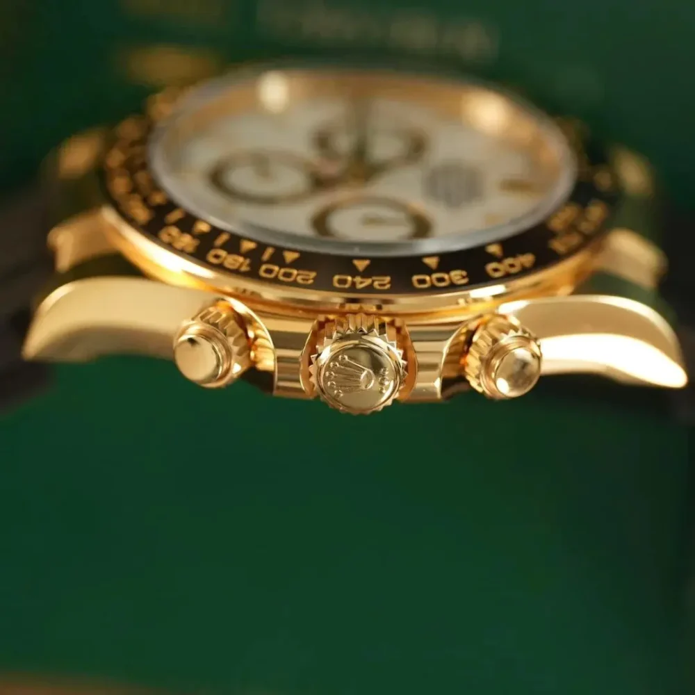 Rolex Cosmograph Daytona Yellow Gold White Dial with Oysterflex Bracelet