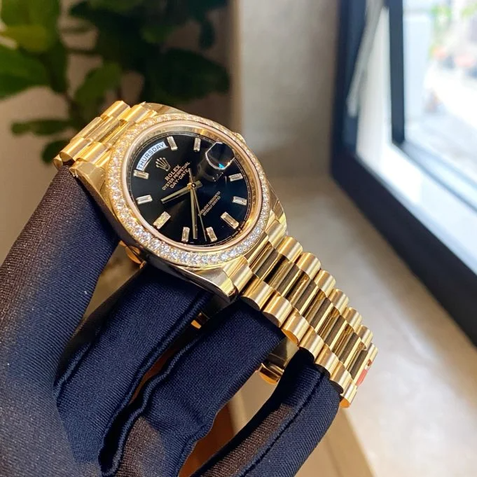 Rolex Day-Date 40 Yellow Gold Diamond Bezel – President Bracelet