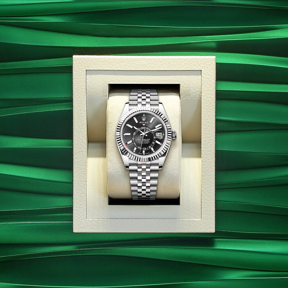 Rolex Sky-Dweller, 42mm, Oystersteel and 18k White Gold, Black, Jubilee
