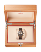 Speedmaster Chronoscope 43 mm, Bronze gold on leather strap