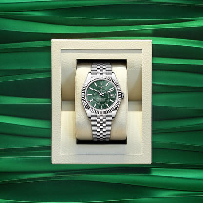 Rolex Sky-Dweller, 42mm, Oystersteel and 18k White Gold, Green, Jubilee