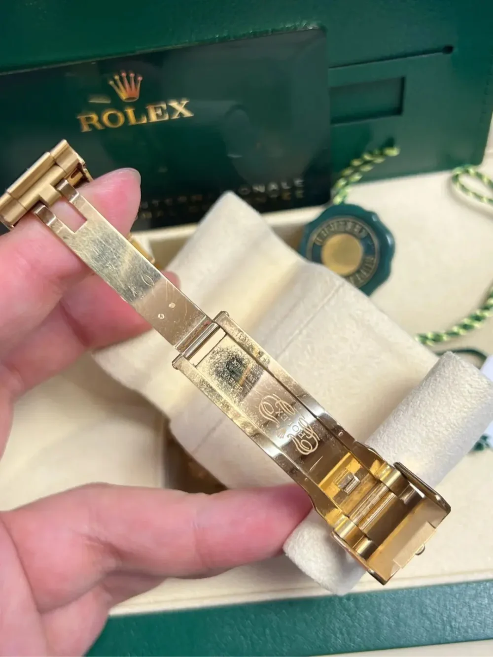 Rolex Cosmograph Daytona Yellow Gold Champagne Dial