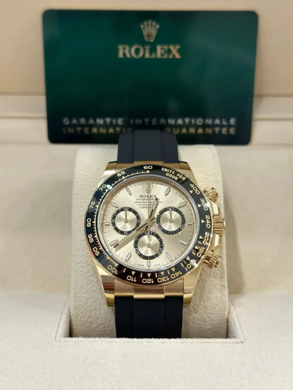 D Rolex Cosmograph Daytona Yellow Gold Champagne Dial with Oysterflex Bracelet